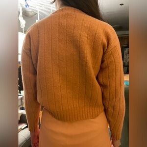 Vintage Jeans Les Copains Italian wool sweater. Peach crew neck. Fits S/M woman.